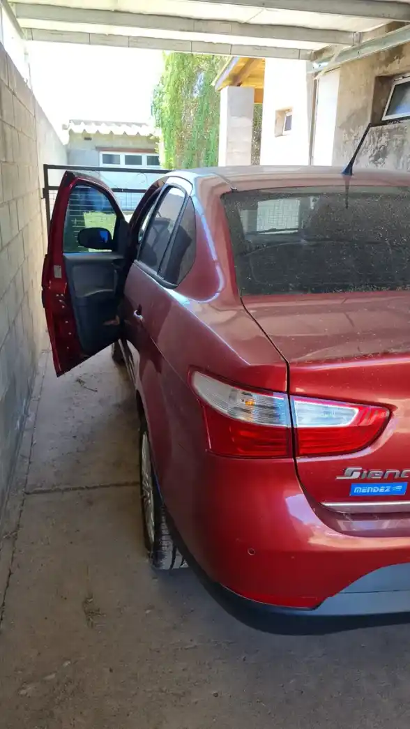 Fiat Grand Siena 1.6 Essence 115Cv Pack Seguridad 2014 - foto 3