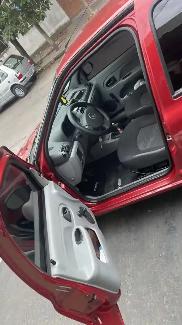 Renault Clio 1.2 Authentique Pack I 75Cv 2011 - foto 5