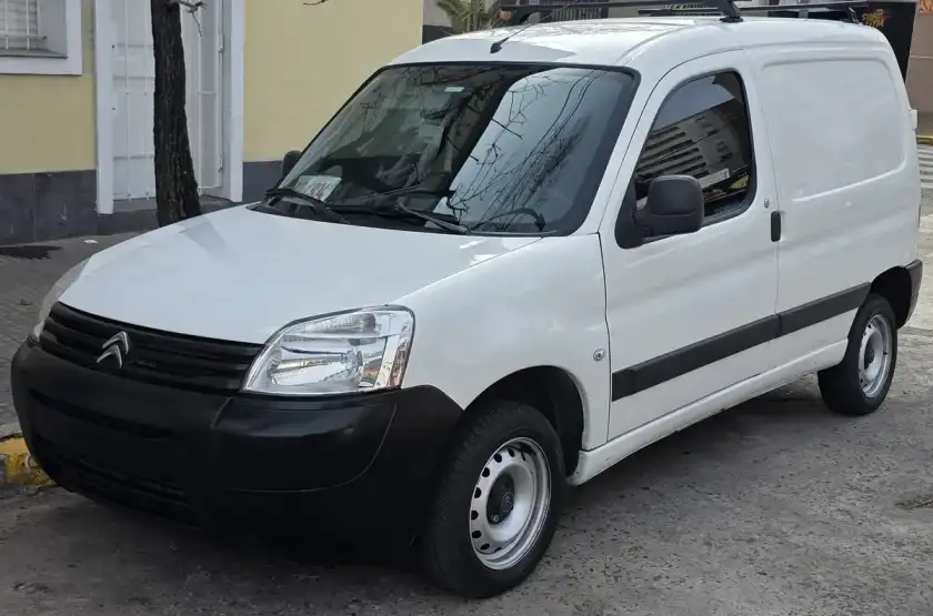 Citroën Berlingo Furgon 1.6 Hdi 92 Bussines 2023 - foto 1