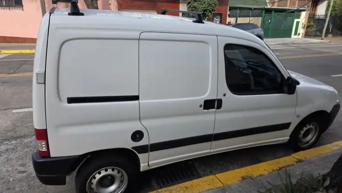 Citroën Berlingo Furgon 1.6 Hdi 92 Bussines 2023 - foto 4