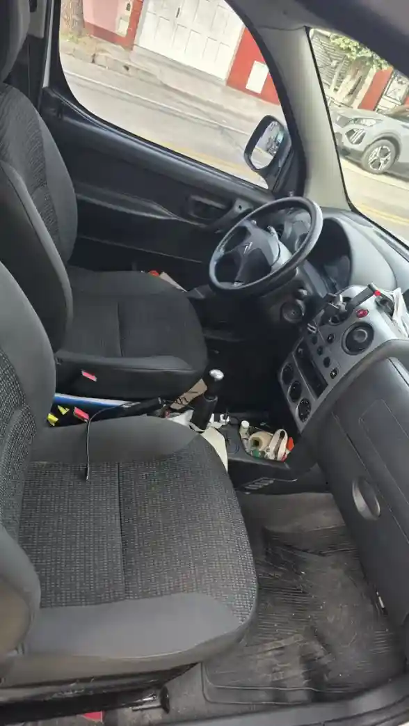 Citroën Berlingo Furgon 1.6 Hdi 92 Bussines 2023 - foto 5