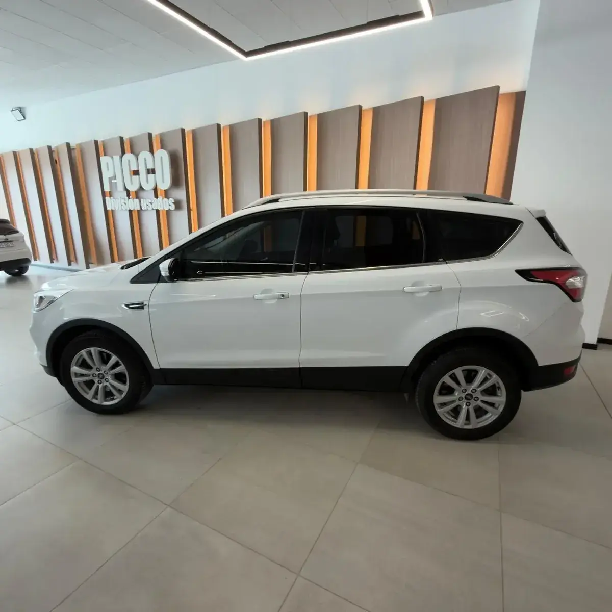 Ford Kuga 2.0 Sel At 4X4 2018 - foto 2