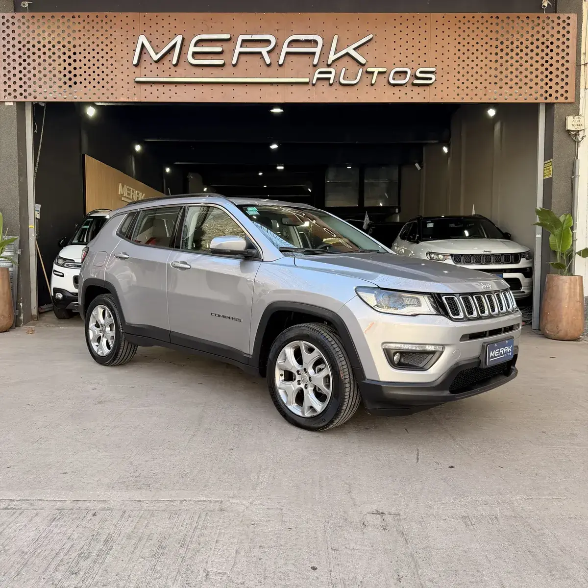 Jeep Compass 2.4 Longitude Plus 2021 - foto 1