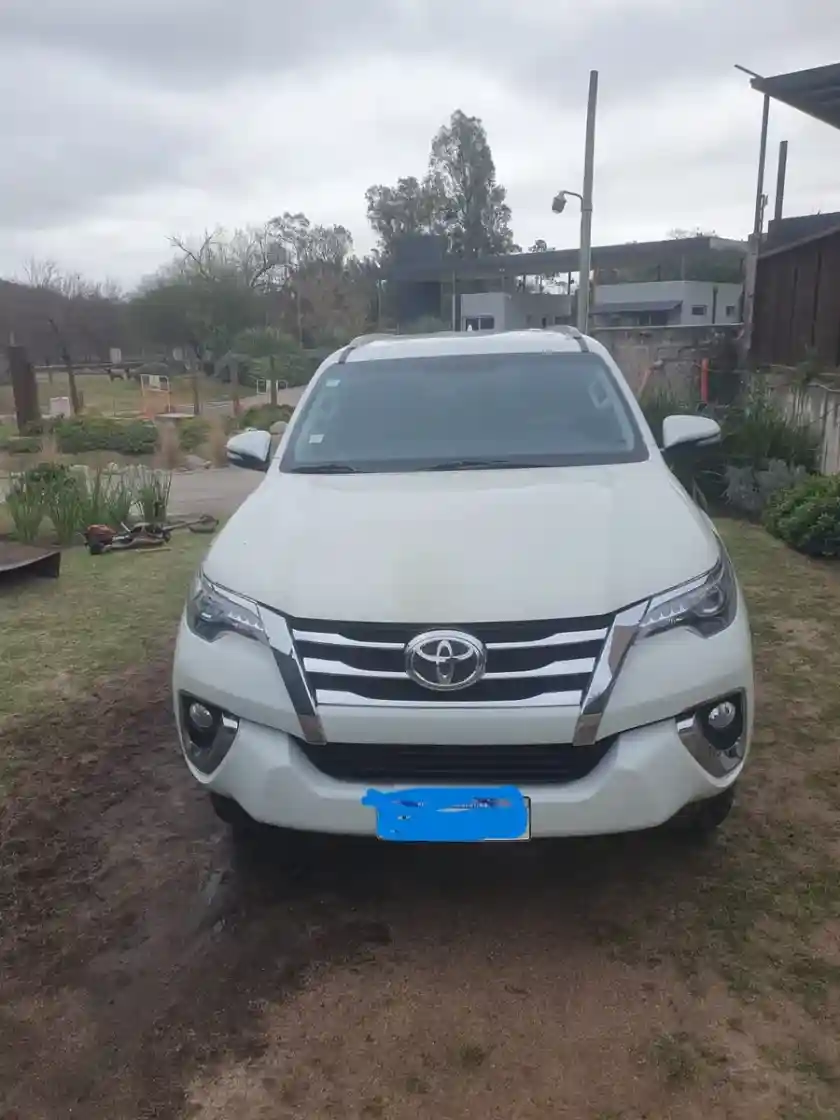 Toyota Hilux Sw4 2.8 Srx 177Cv 4X4 7As At 2017 - foto 2