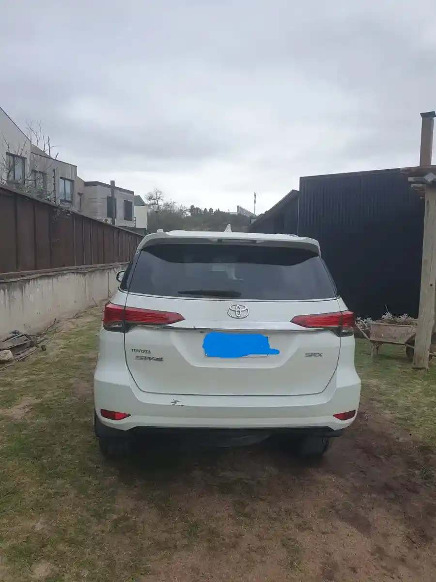Toyota Hilux Sw4 2.8 Srx 177Cv 4X4 7As At 2017 - foto 4