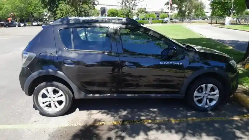 Renault Sandero Stepway 1.6 Privilege 105Cv 2018 - foto 2