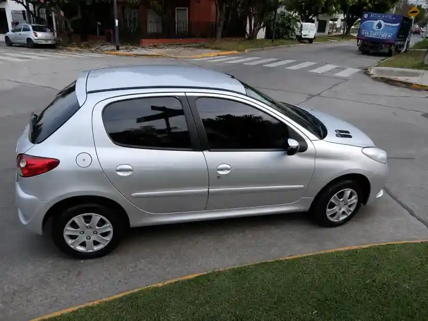 Peugeot 207 1.4 Sedan Allure 75Cv 2015 - foto 4