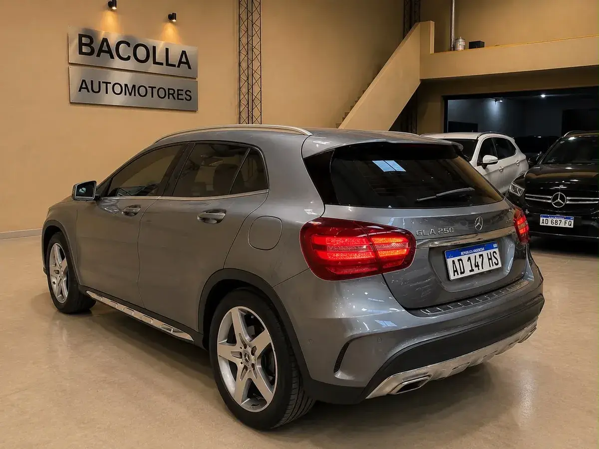 Mercedes-Benz Clase Gla 2.0 Gla250 Amg-Line 211Cv 2018 - foto 3