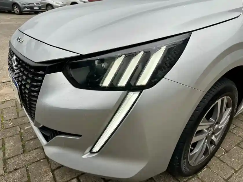 Peugeot 208 1.6 Feline Tiptronic 2022 - foto 2