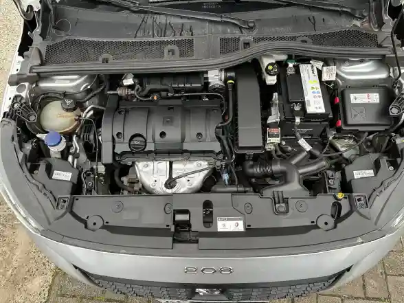 Peugeot 208 1.6 Feline Tiptronic 2022 - foto 4