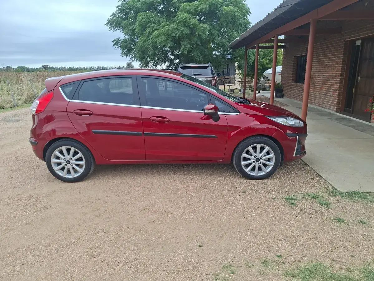 Ford Fiesta Kinetic 1.6 Titanium 120Cv 2018 - foto 2