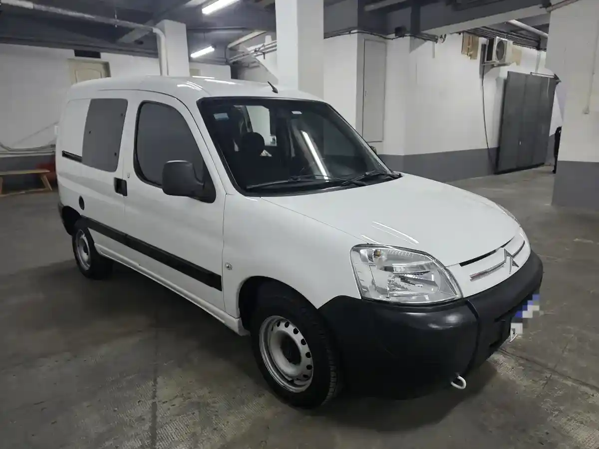 Citroën Berlingo Furgon 1.6 Vti 115 Business Mixto 2021 - foto 3