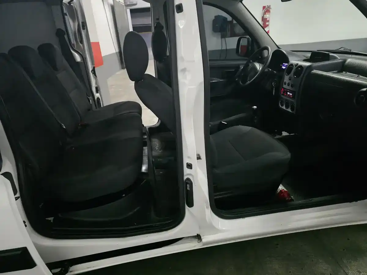 Citroën Berlingo Furgon 1.6 Vti 115 Business Mixto 2021 - foto 5