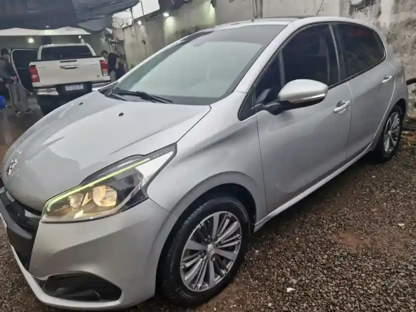 Peugeot 208 1.6 Feline 2020 - foto 1