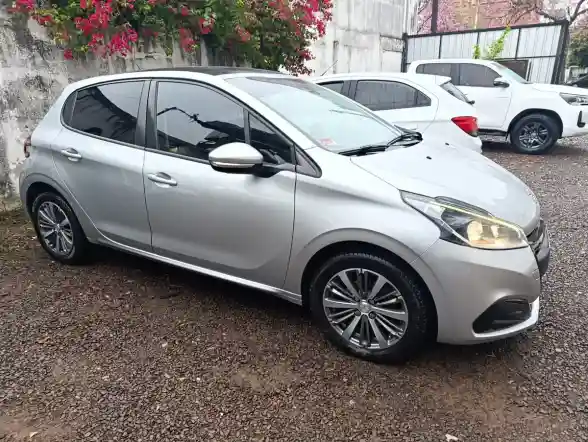 Peugeot 208 1.6 Feline 2020 - foto 2