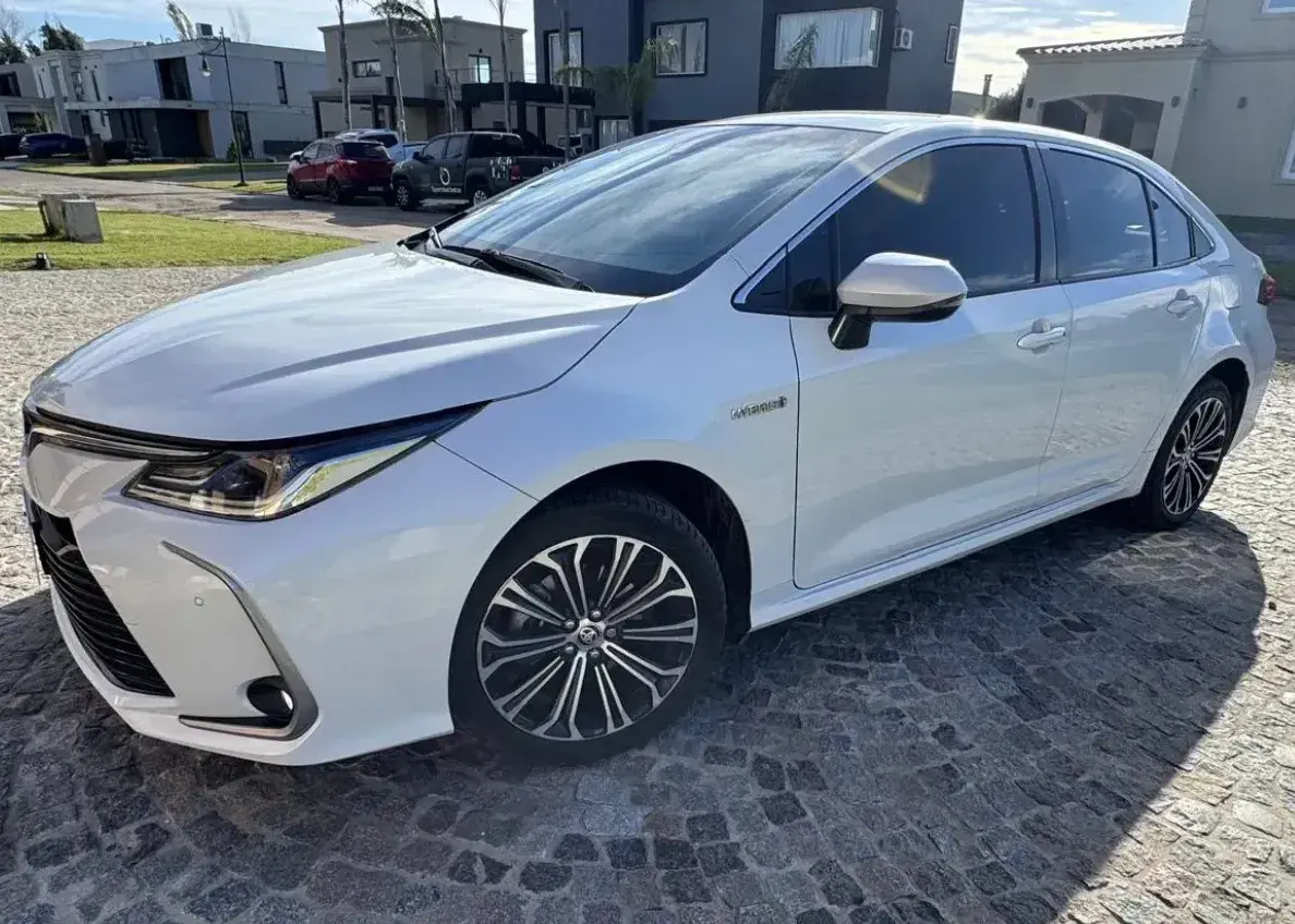 Toyota Corolla 1.8 Hev Seg Ecvt 2023 - foto 1