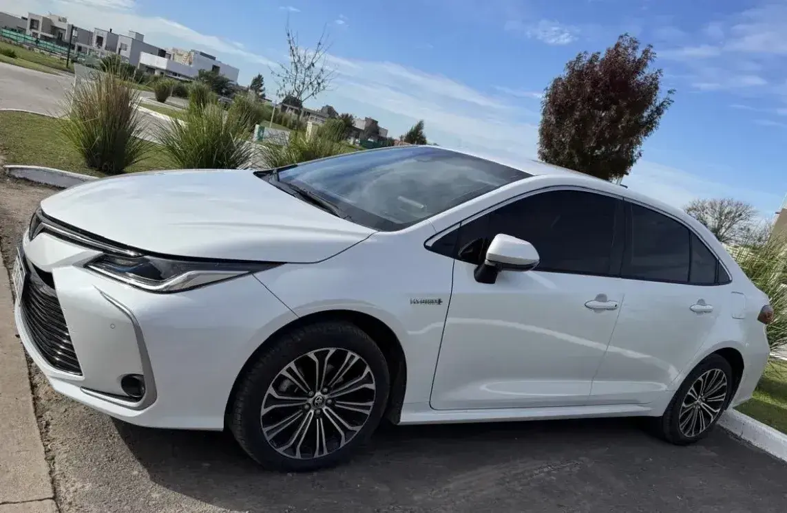 Toyota Corolla 1.8 Hev Seg Ecvt 2023 - foto 2