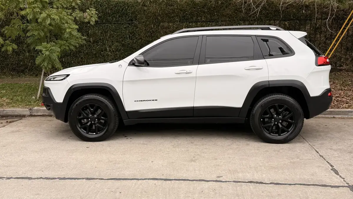 Jeep Cherokee 3.2 V6 Trailhawk 4X4 At 2018 - foto 2