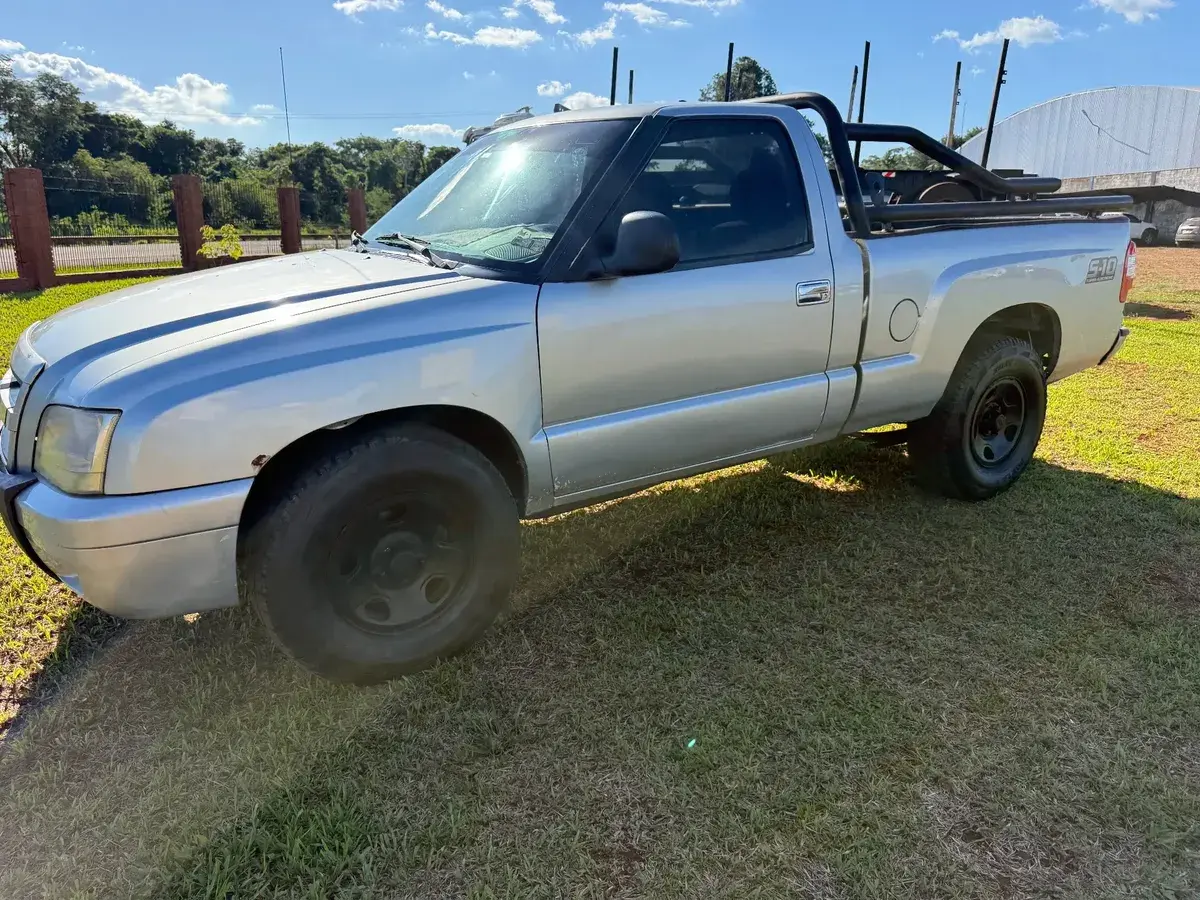Chevrolet S10 2009 - foto 1