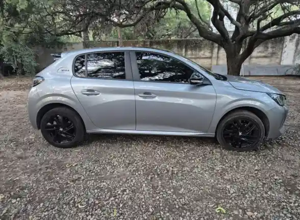 Peugeot 208 1.6 Style Tiptronic 2023 - foto 2