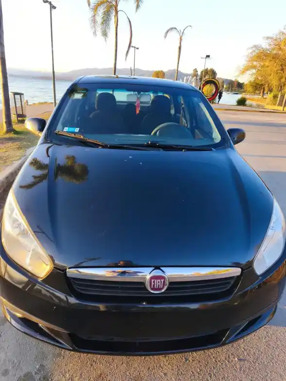 Fiat Grand Siena 1.4 Attractive 87Cv C/Pack Seguridad 2014 - foto 3