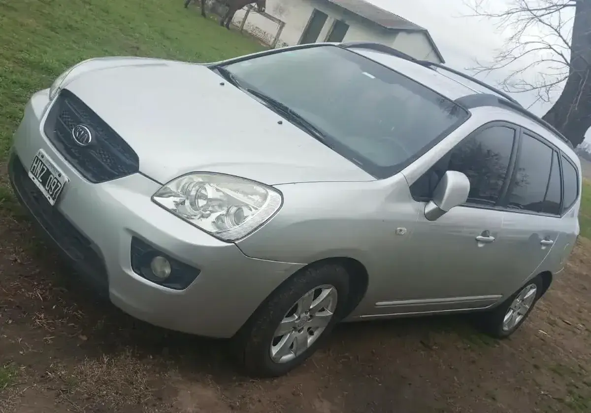 Kia Rondo 2.0 Crdi Mt 6V 2008 - foto 1
