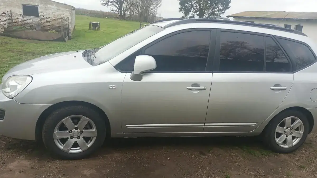 Kia Rondo 2.0 Crdi Mt 6V 2008 - foto 2