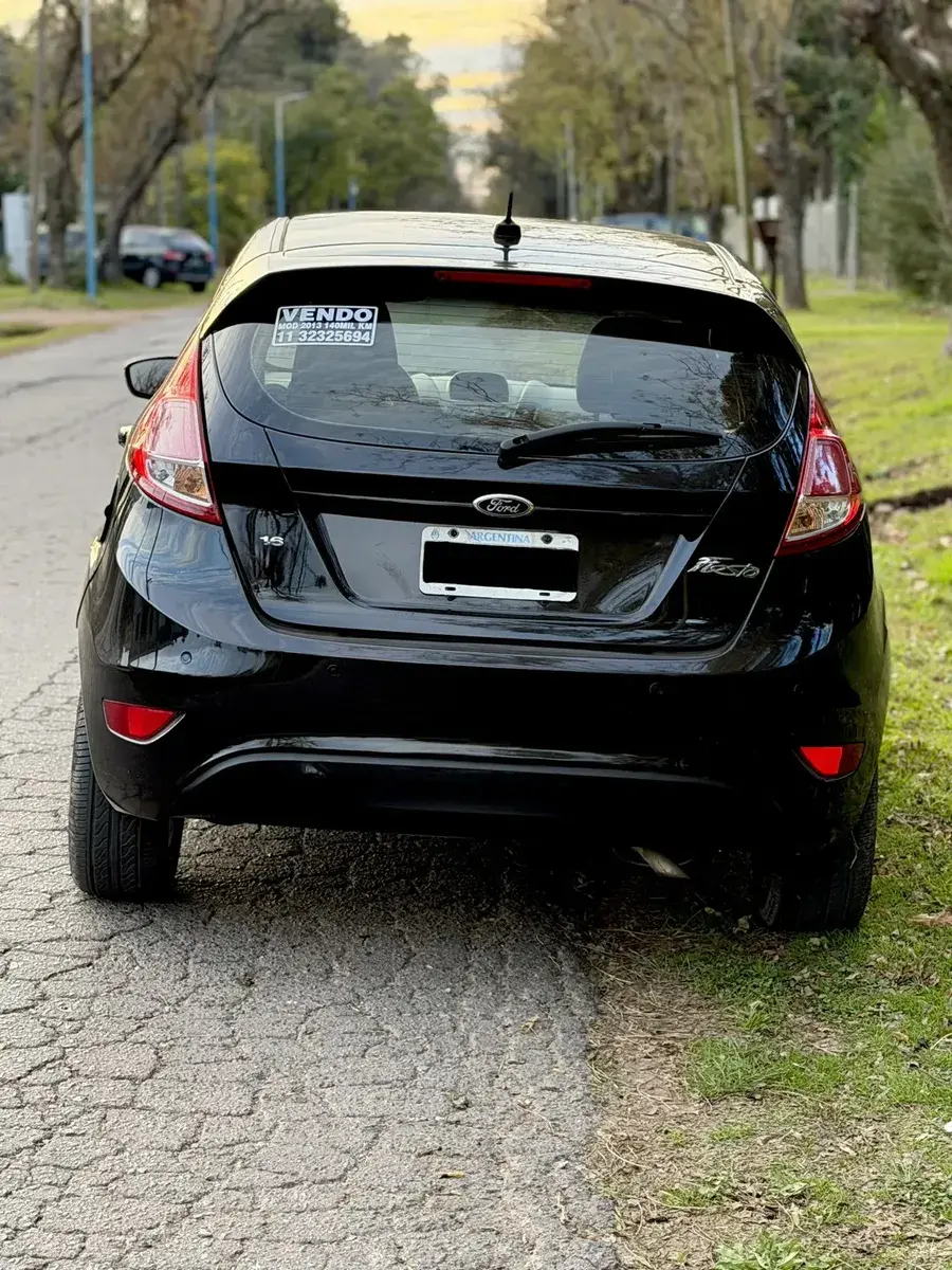 Ford Fiesta Kinetic 1.6L Se Plus 2013 - foto 2