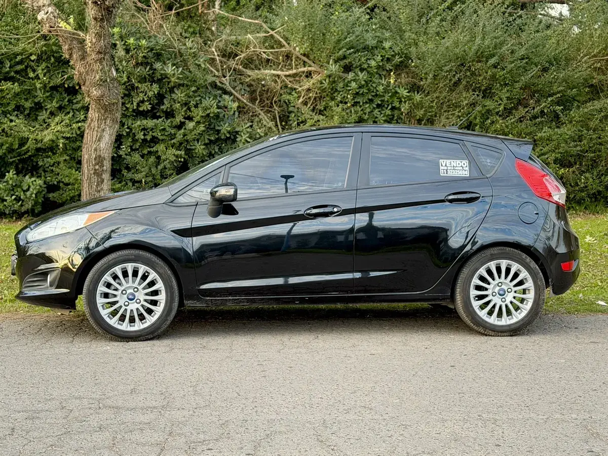 Ford Fiesta Kinetic 1.6L Se Plus 2013 - foto 3