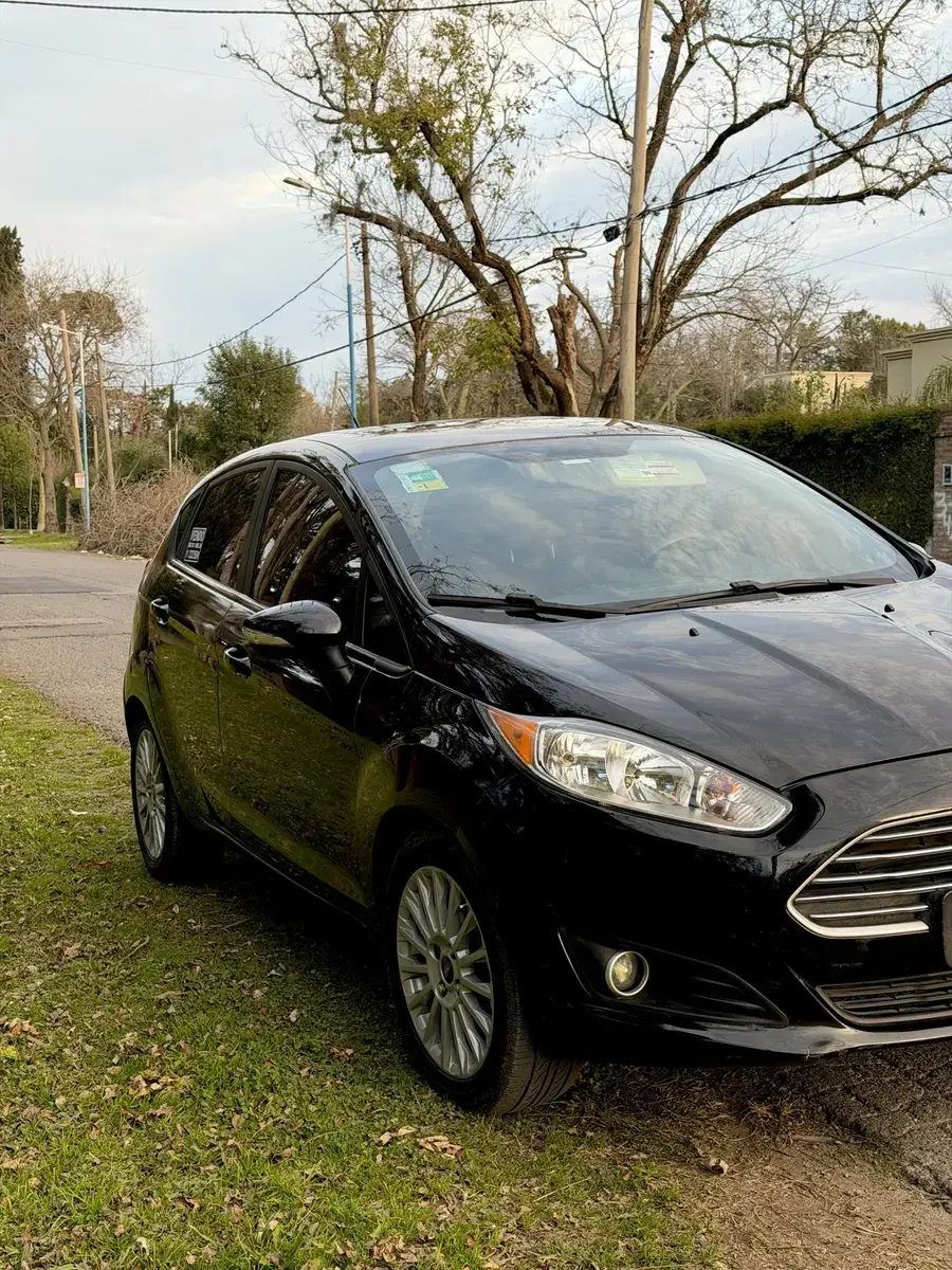 Ford Fiesta Kinetic 1.6L Se Plus 2013 - foto 4