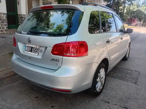 Volkswagen Suran 1.6 Highline 101Cv 2014 - foto 4