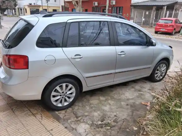 Volkswagen Suran 1.6 Highline 101Cv 11C 2011 - foto 3