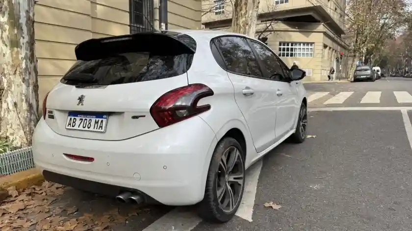 Peugeot 208 1.6 Gt Thp 2017 - foto 5