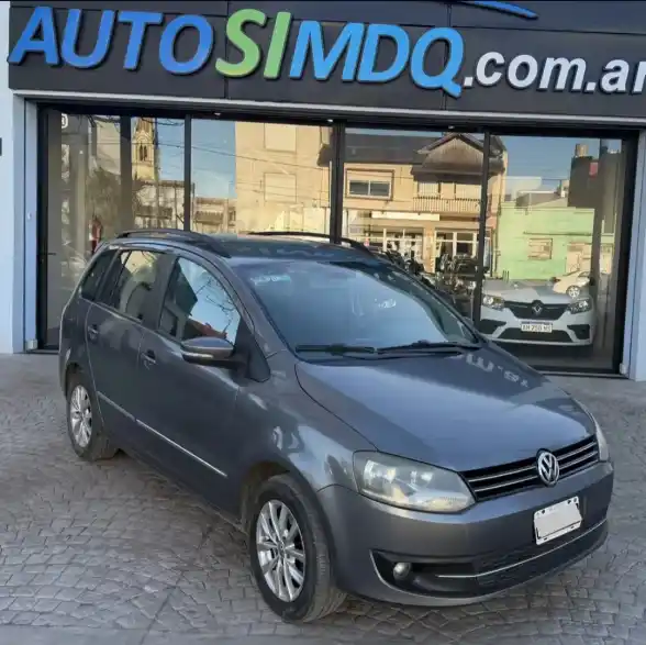 Volkswagen Suran 1.6 Highline 101Cv 2014 - foto 3