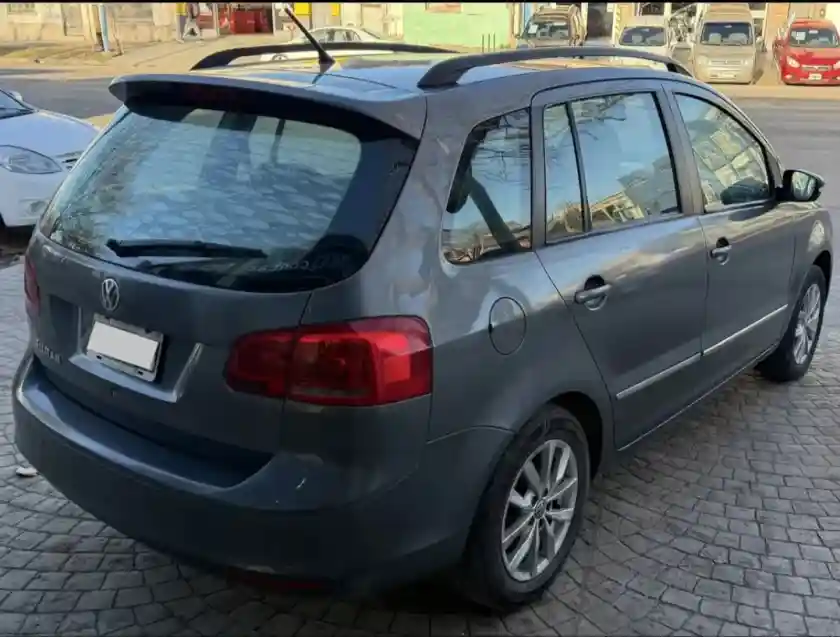 Volkswagen Suran 1.6 Highline 101Cv 2014 - foto 5