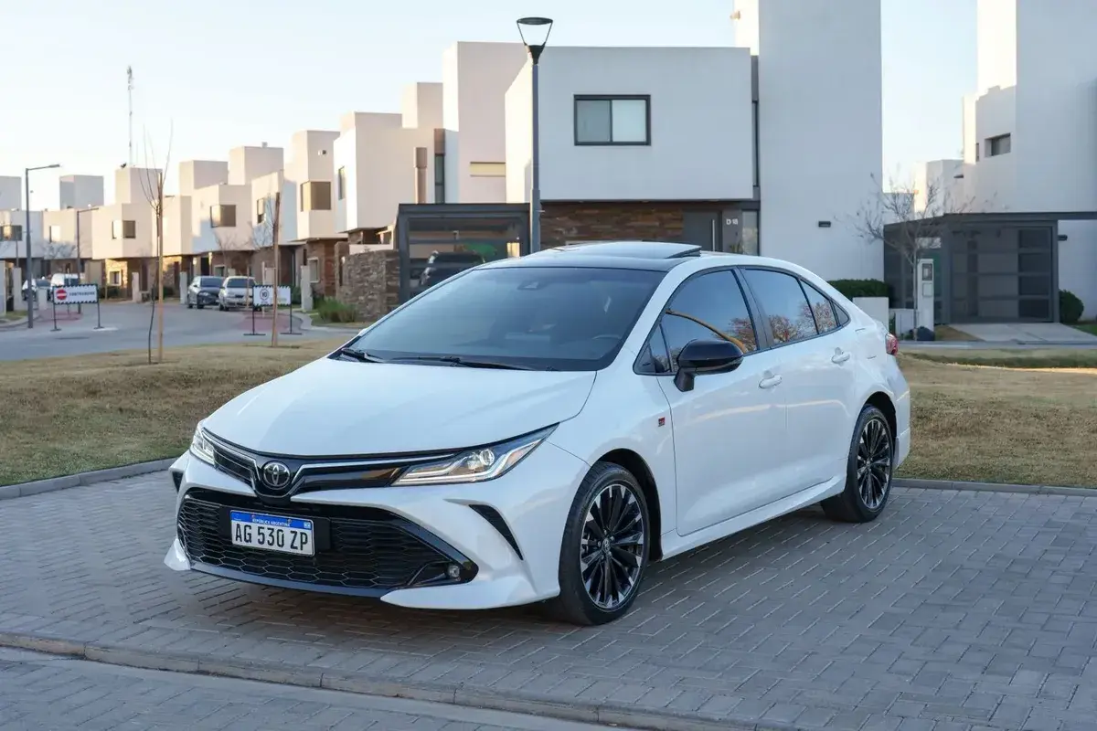 Toyota Corolla 2.0 Grs Cvt 170Cv 2024 - foto 1