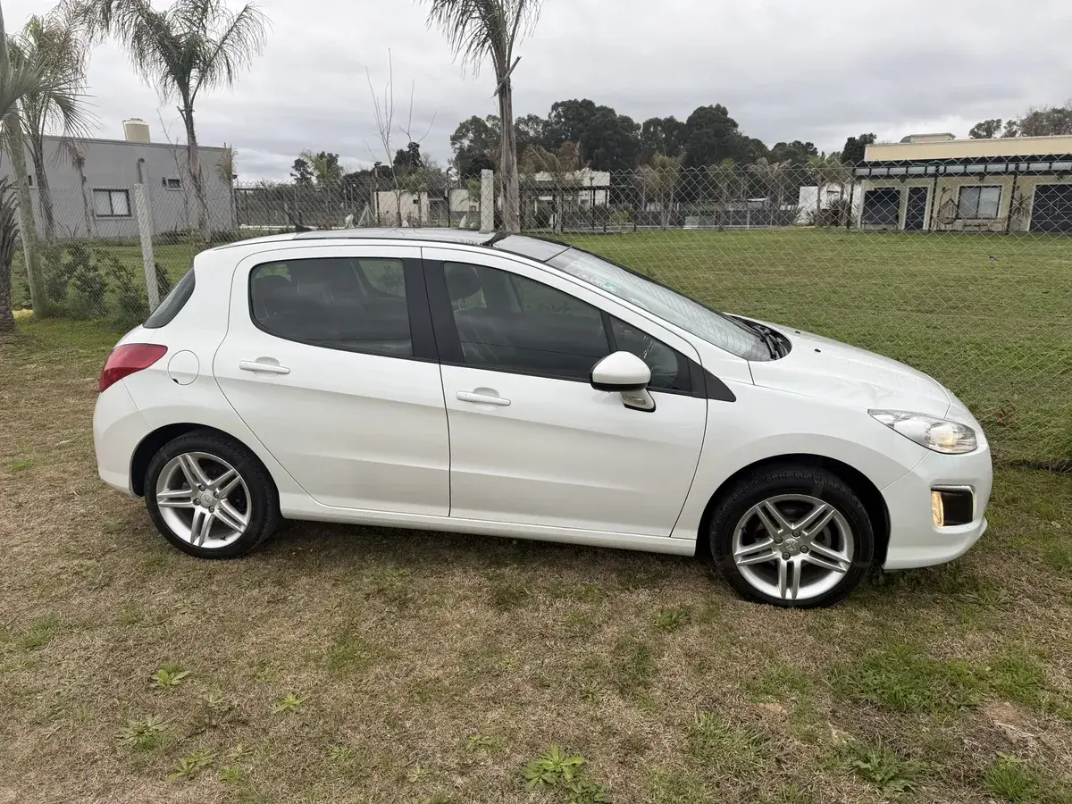 Peugeot 308 1.6 Feline Hdi 115Cv 2014 - foto 2