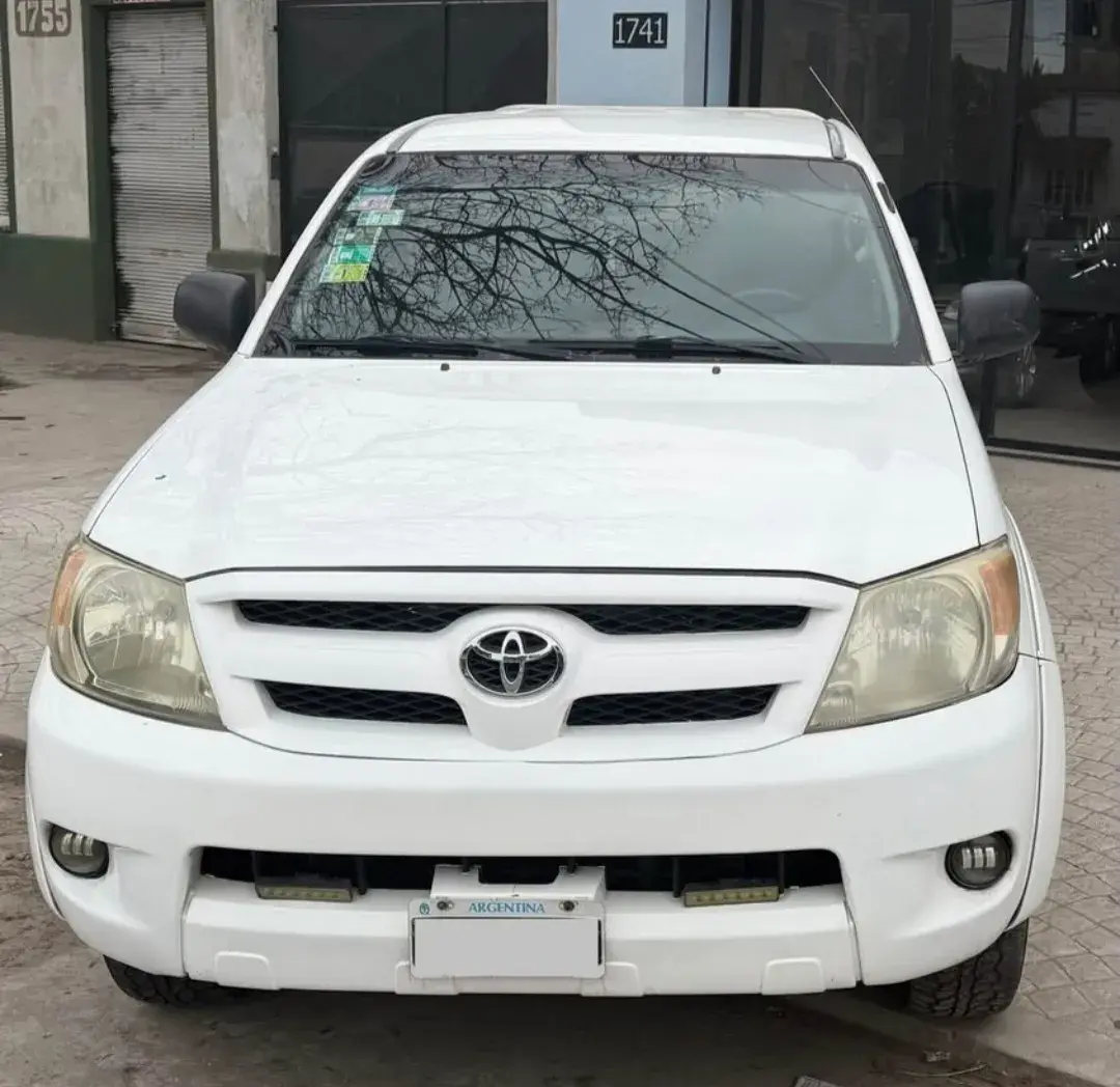 Toyota Hilux 2.5 Dx 4X4 2007 - foto 2