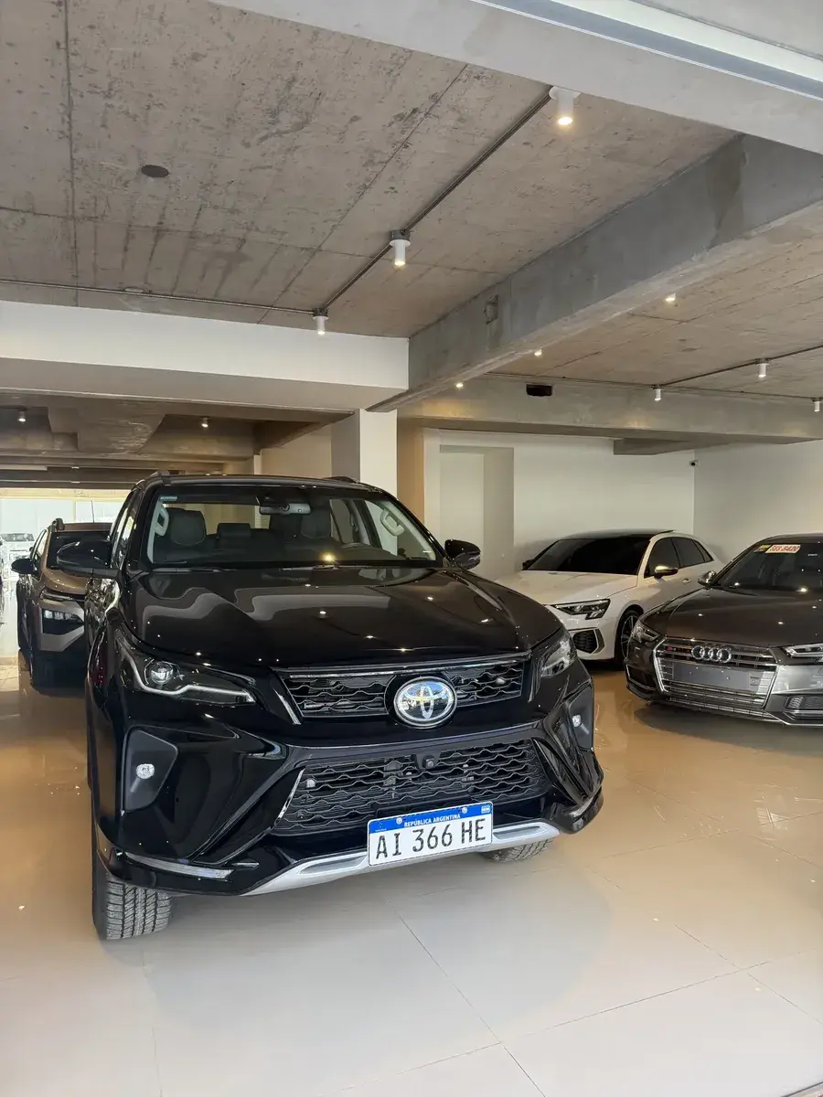 Toyota Sw4 2.8 Srx 204Cv 4X4 7As At 2026 - foto 3