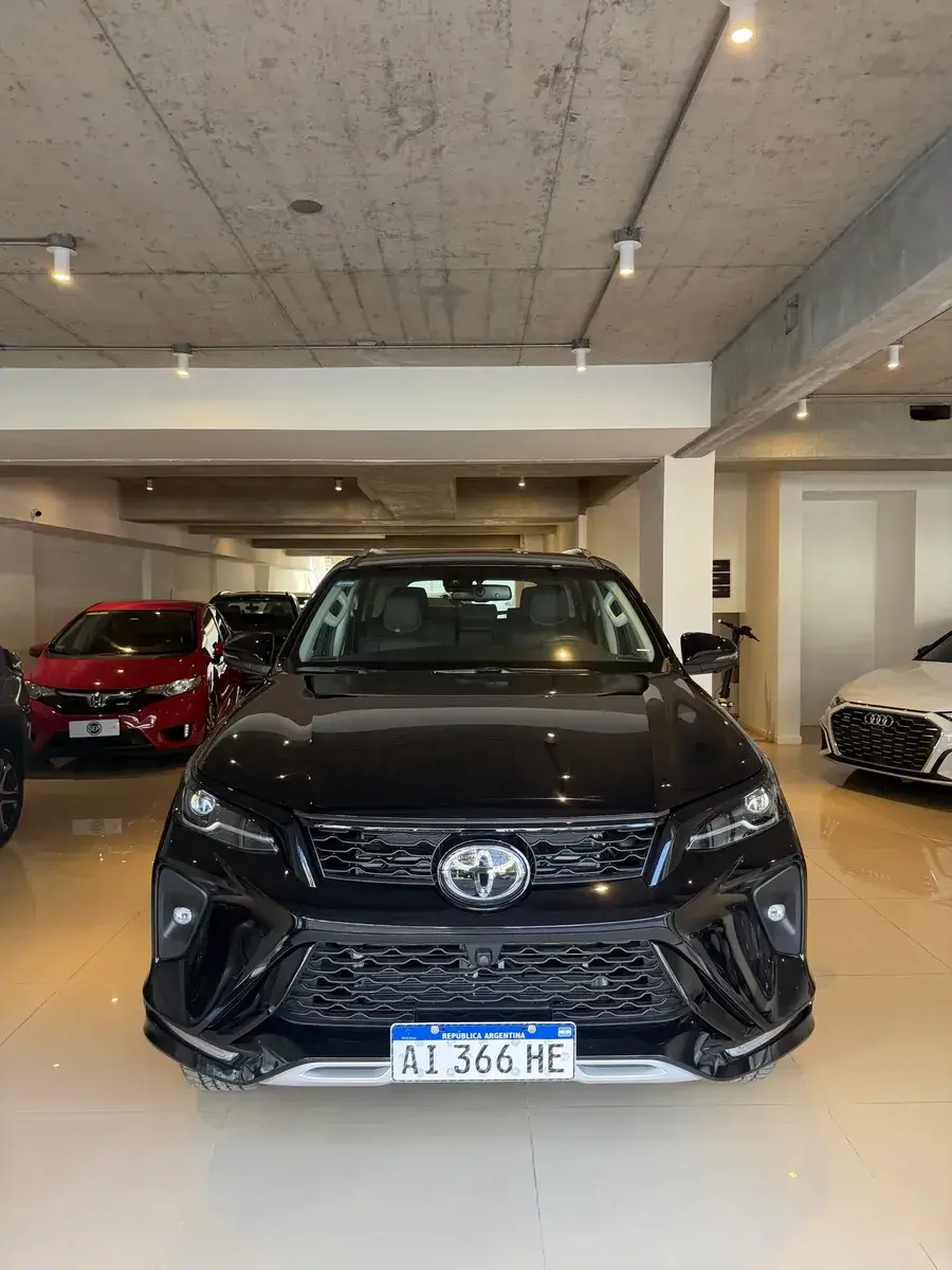 Toyota Sw4 2.8 Srx 204Cv 4X4 7As At 2026 - foto 4