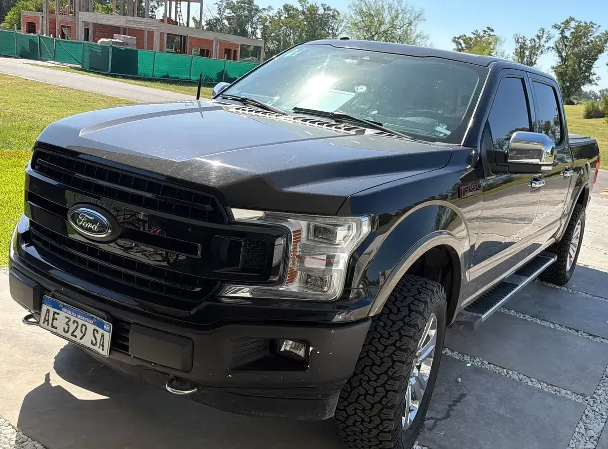Ford F-150 5.0L V8 Lariat Luxury 2020 - foto 1