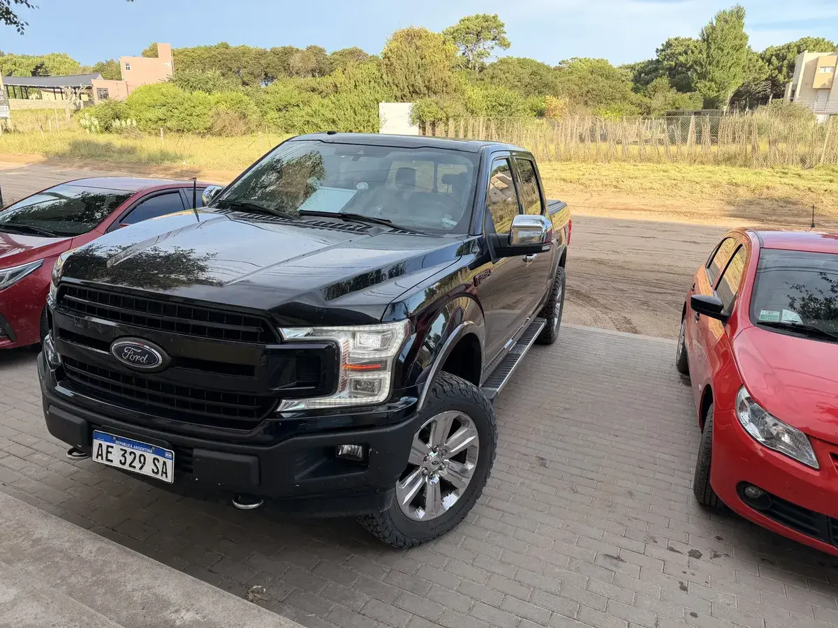 Ford F-150 5.0L V8 Lariat Luxury 2020 - foto 3