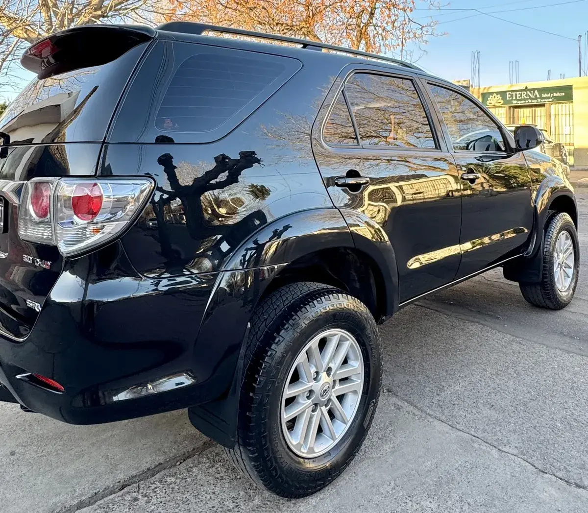 Toyota Hilux Sw4 3.0 Srv Cuero I 171Cv 4X4 5At 2013 - foto 4