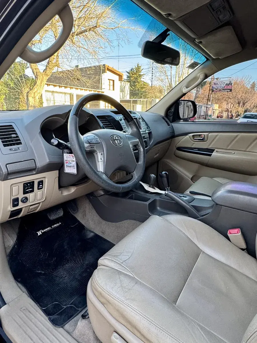 Toyota Hilux Sw4 3.0 Srv Cuero I 171Cv 4X4 5At 2013 - foto 5