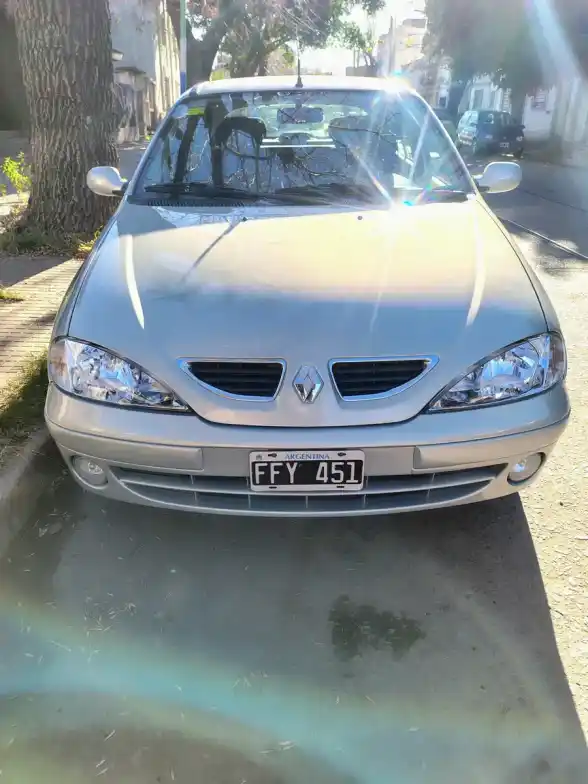 Renault Megane 2005 - foto 1