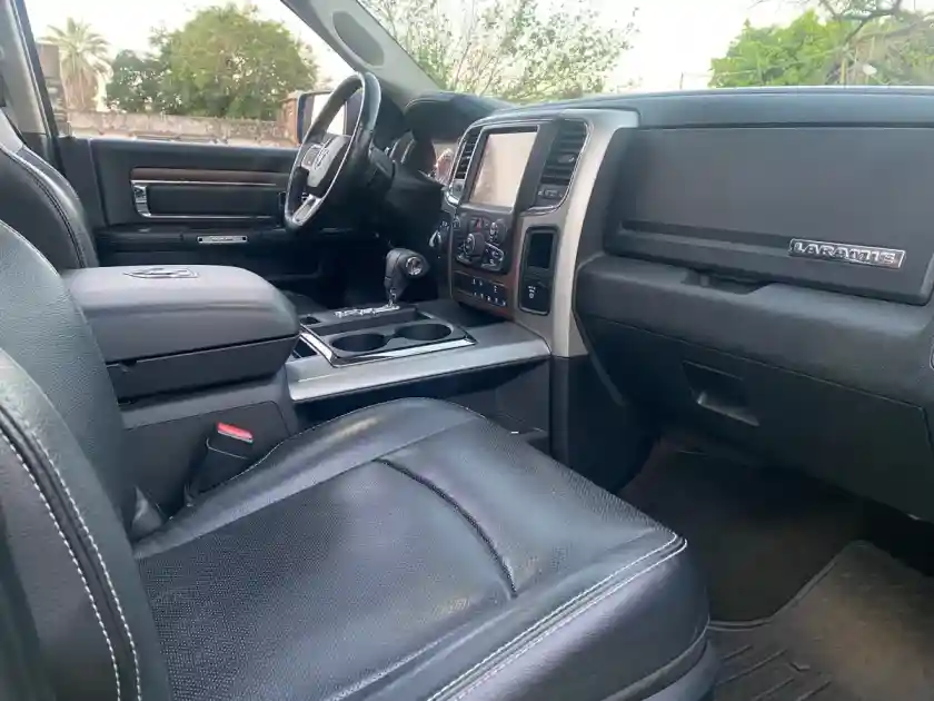 Dodge Ram Laramie 2016 - foto 2