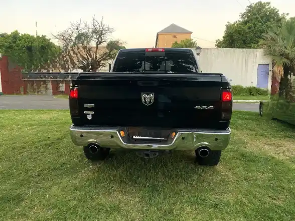 Dodge Ram Laramie 2016 - foto 3