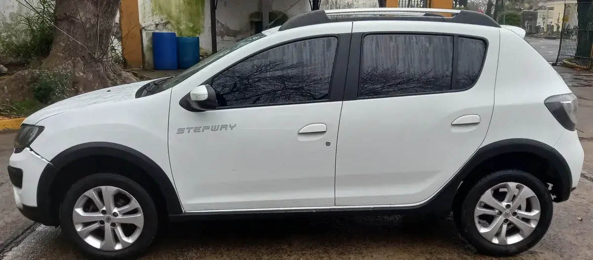 Renault Sandero Stepway 1.6 Dynamique 105Cv 2016 - foto 4
