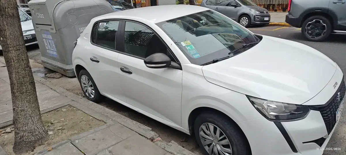 Peugeot 208 1.2 Like 2023 - foto 1