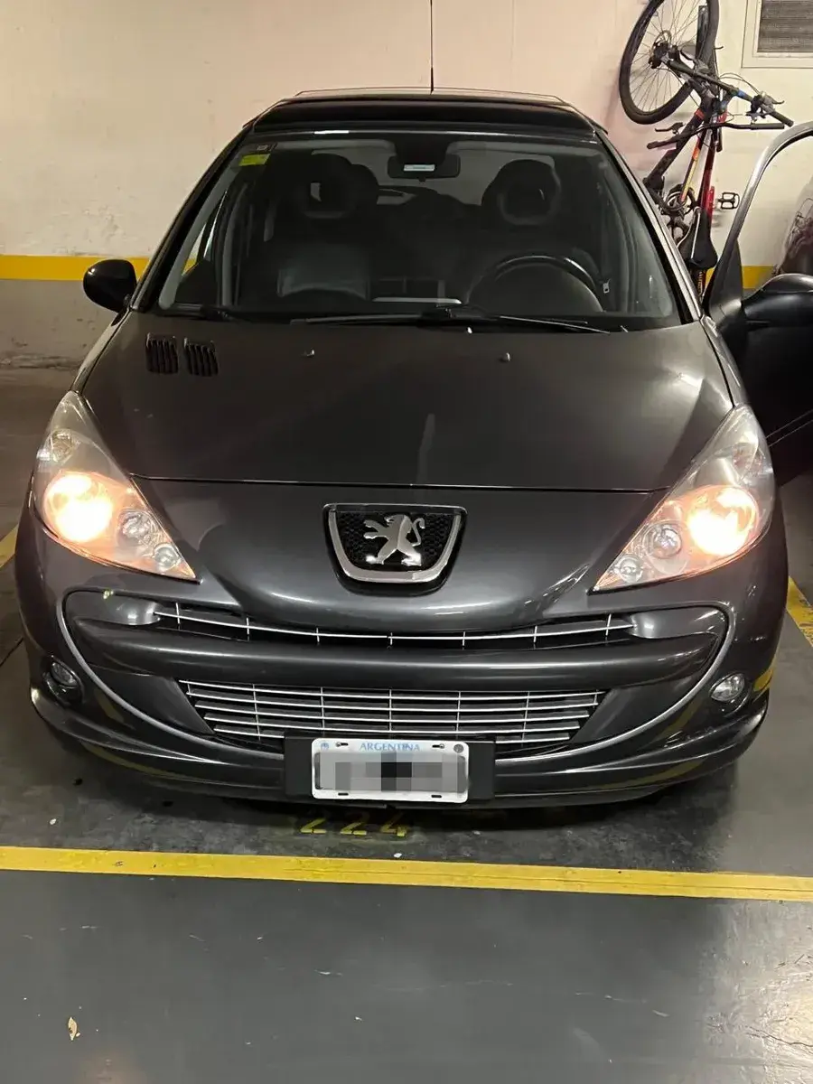 Peugeot 207 Compact 1.6 Xt 2011 - foto 1
